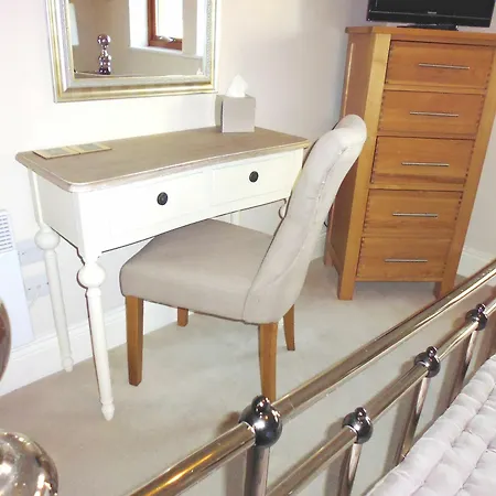 11 Talbot Court Apartment *